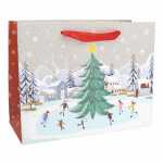 Geschenktasche Winterszene mit Tannenbaum 26x11x20cm...