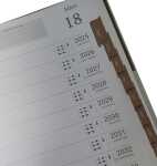 ADINA 10 Jahre Tagebuch A4 (2026–2035) – Erinnerungsbuch mit 1 Seite pro Tag für 10 Jahre – Langzeit-Journal, Jahresvergleich, Geschenkidee