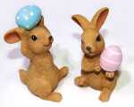 Hase mit farbigem Ei 7,5x6,7x4,7cm aus feinstem Kunstharz