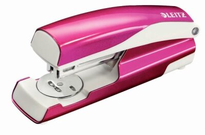 LEITZ 5502 Büroheftgerät NeXXt - 30 Blatt pink metallic