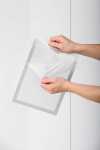 Durable Info-Rahmen A4 sw adhesiv 2St DURAFRAME® sun