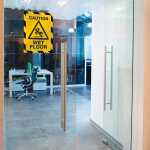 Durable Info-Rahmen A4 ge/sw 2St DURAFRAME® SECURITY selbstkl.