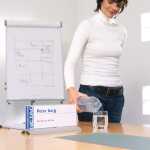 Durable Tischnamensschild 150x297mm tr Desk Presenter de Luxe