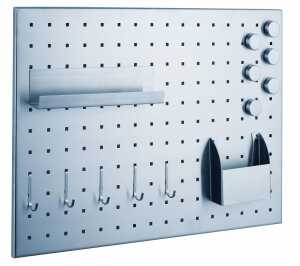 Magnettafel, Edelstahl gebürstet, gelocht, inkl. 5 Haken, 6 Magneten & Ablagen für Stifte & Zettel