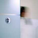 Durable Piktogramm WC Damen 83mm si rund aus Aluminium