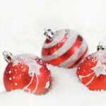 Weihnachts-Umschlag - Weihnachtskugeln - rot DIN lang - 50 Umschläge