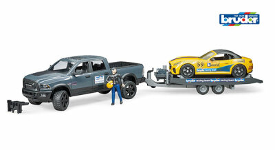 RAM 2500 Power Wagon und Roadster Racing Team