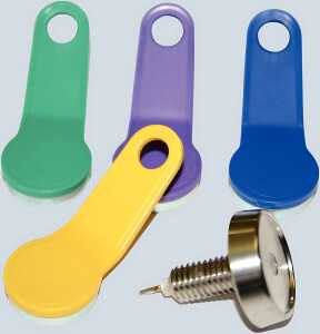 Dallas Schloss mit 4 Schlüsseln plug and play, ohne das Gehäuße