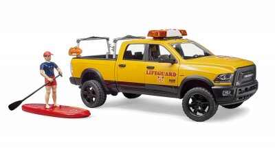 Power Wagon RAM 2500  Life Guard mit Figur, inklusive Stand Up Paddle, 3 LR44 Batterien enthalten,, ab 4 Jahren, Bruder, .#M